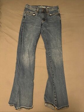 Amazon Essentials Men's Bootcut Jeans in Medium Blue
